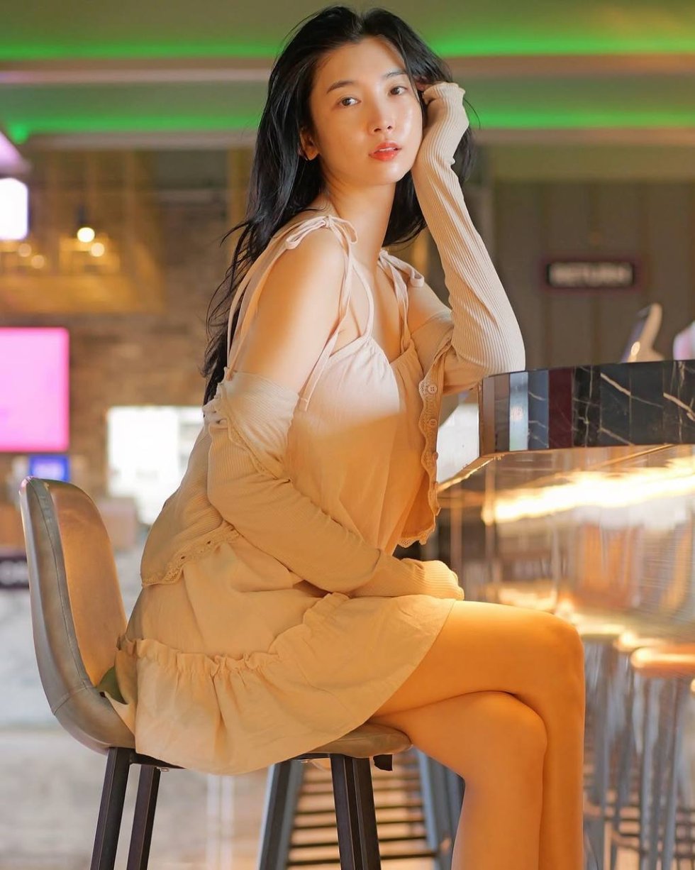 在包养市场中寻找真情的曲折旅程