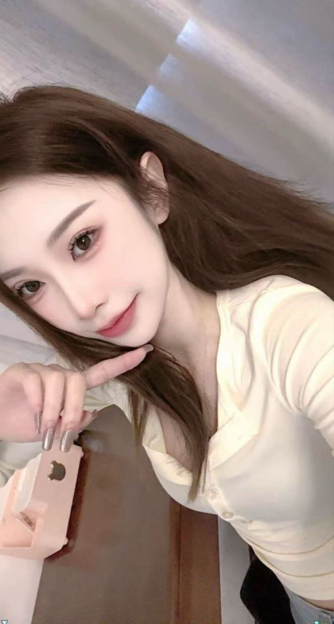 在丽江的月光下寻找梦想的温暖与包养网红的背后故事