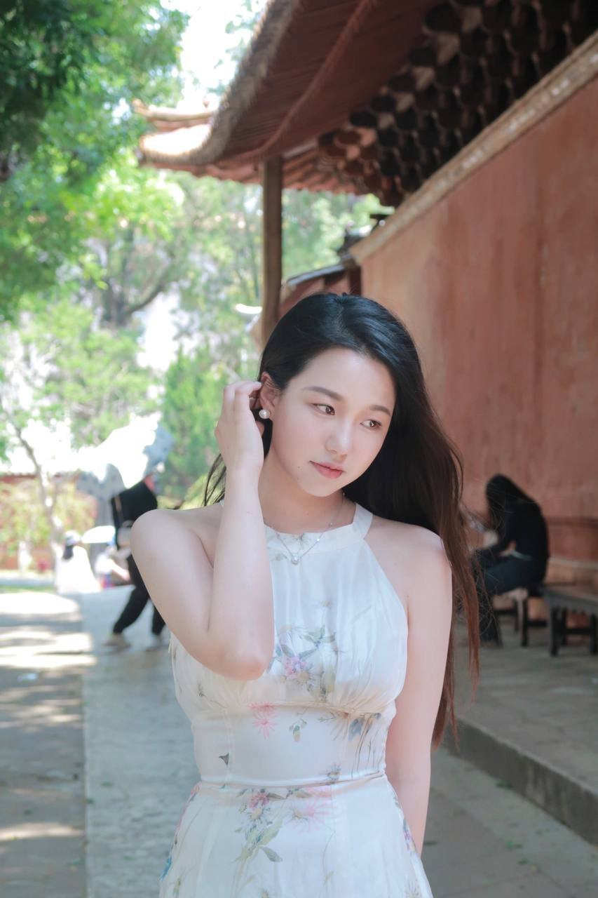 在情感经济时代，全国糖爹与包养大学生的复杂关系与心理解读