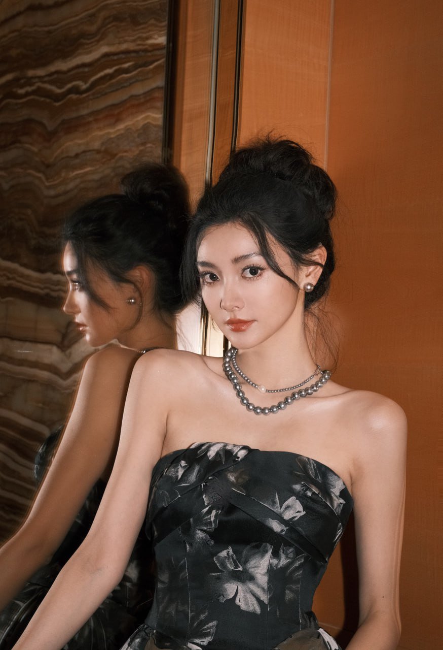 在岳阳湖光中寻觅情感归属的微妙瞬间