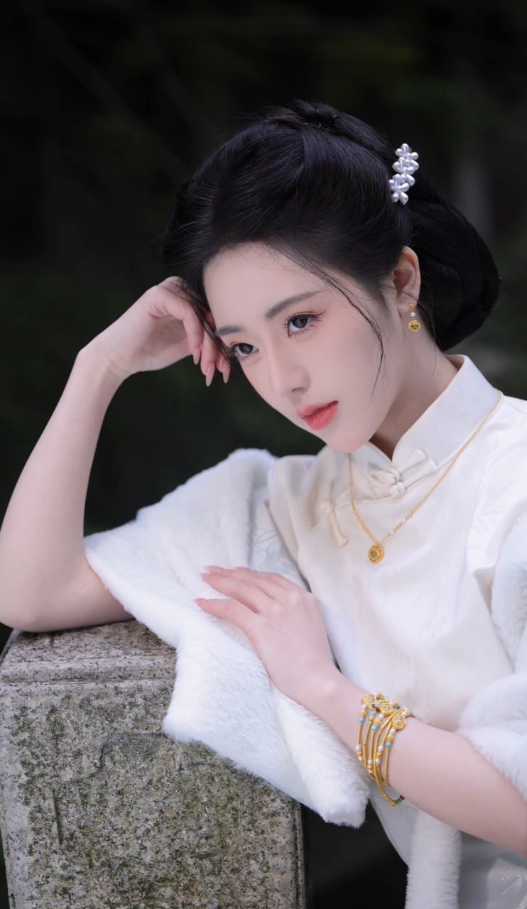 在城市间的包养文化：从恩施到上海的多维度探寻与反思