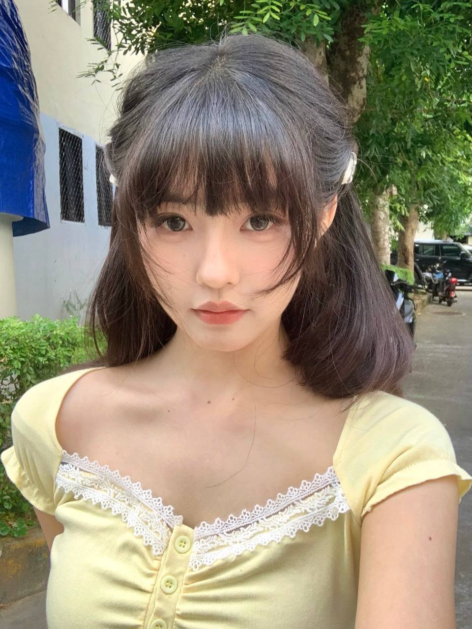 在平凡的早晨中发现情感的微妙变化与成长