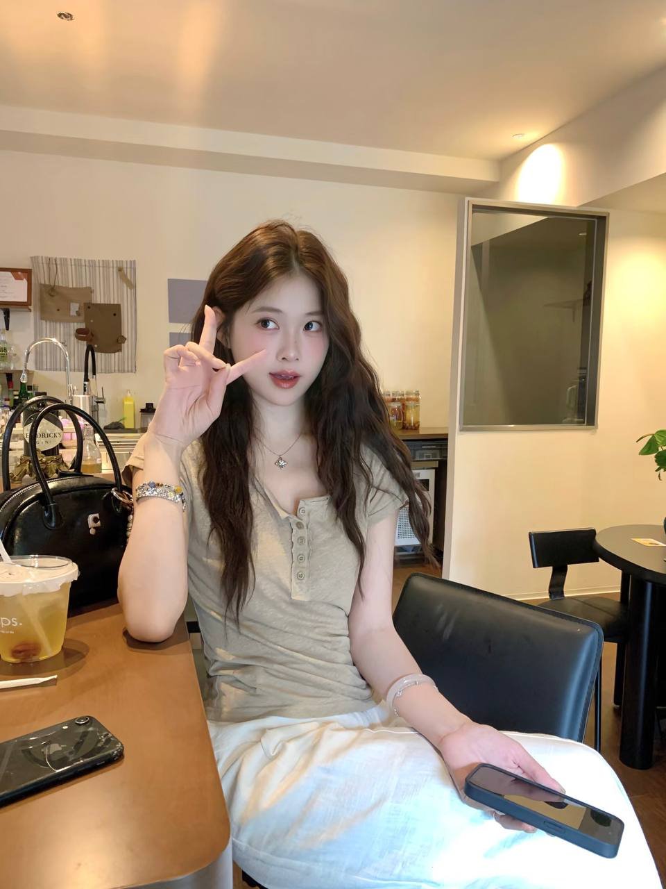 在付费恋爱平台上寻找真爱的困惑与反思