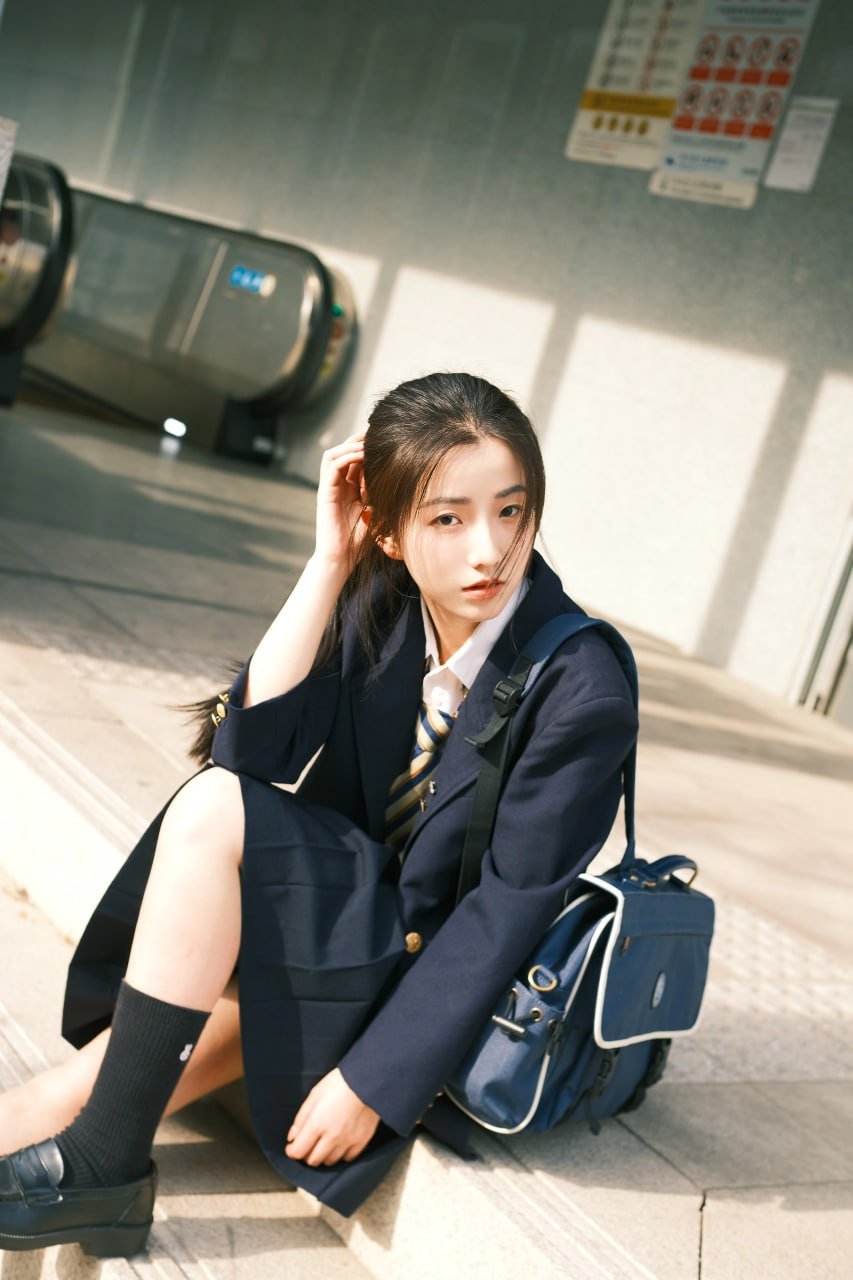 女大学生赚学费