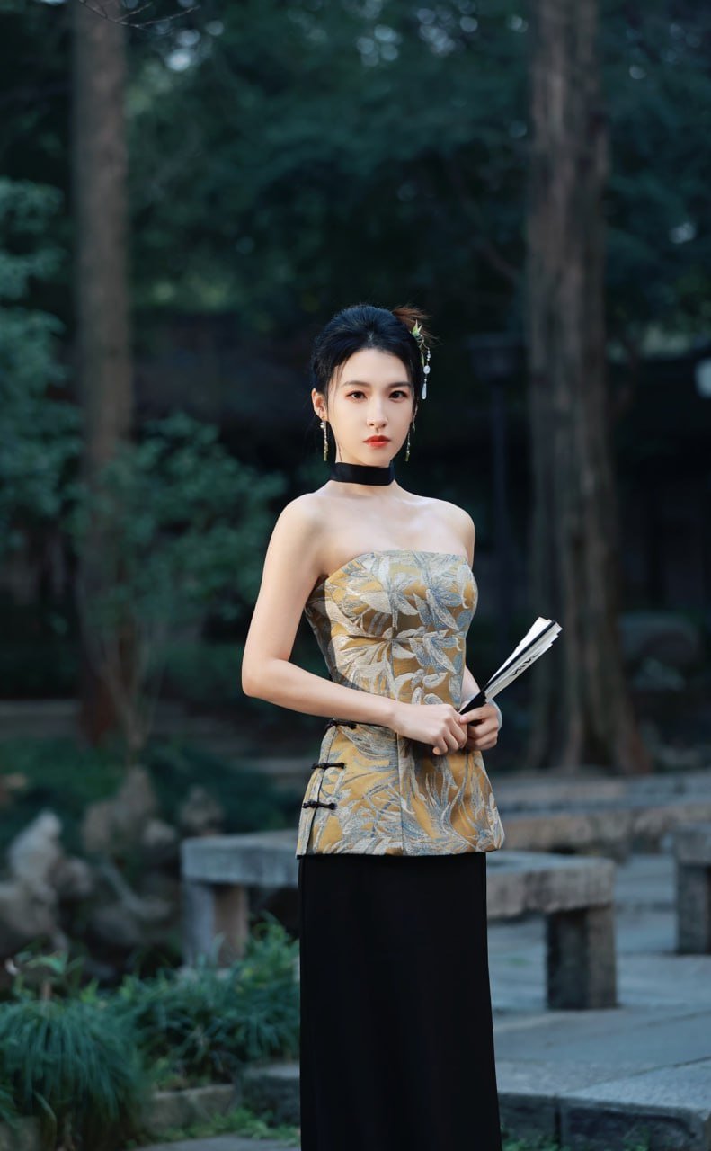 探寻包养文化背后的情感真谛与社会现象