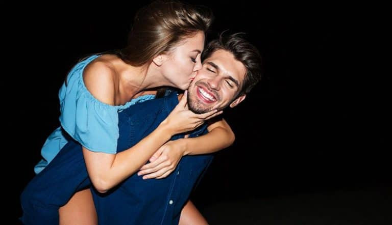 识别与应对：21个依赖型女友的表现及更好爱她的方法