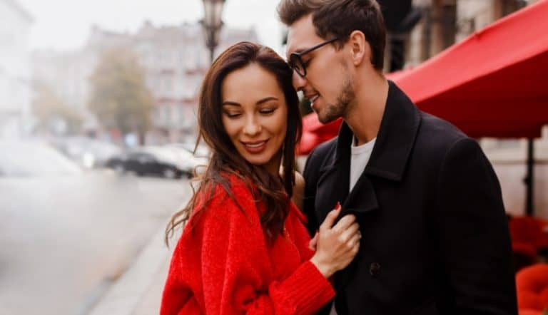 41个她想让你追求她的信号及追求女性的必知技巧